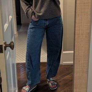 Abercrombie Barrel Jeans Mid Rise Size 28